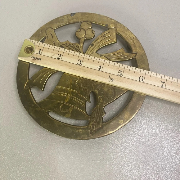 Brass Christmas trivet vintage pot table holder counter decoration - Picture 4 of 5
